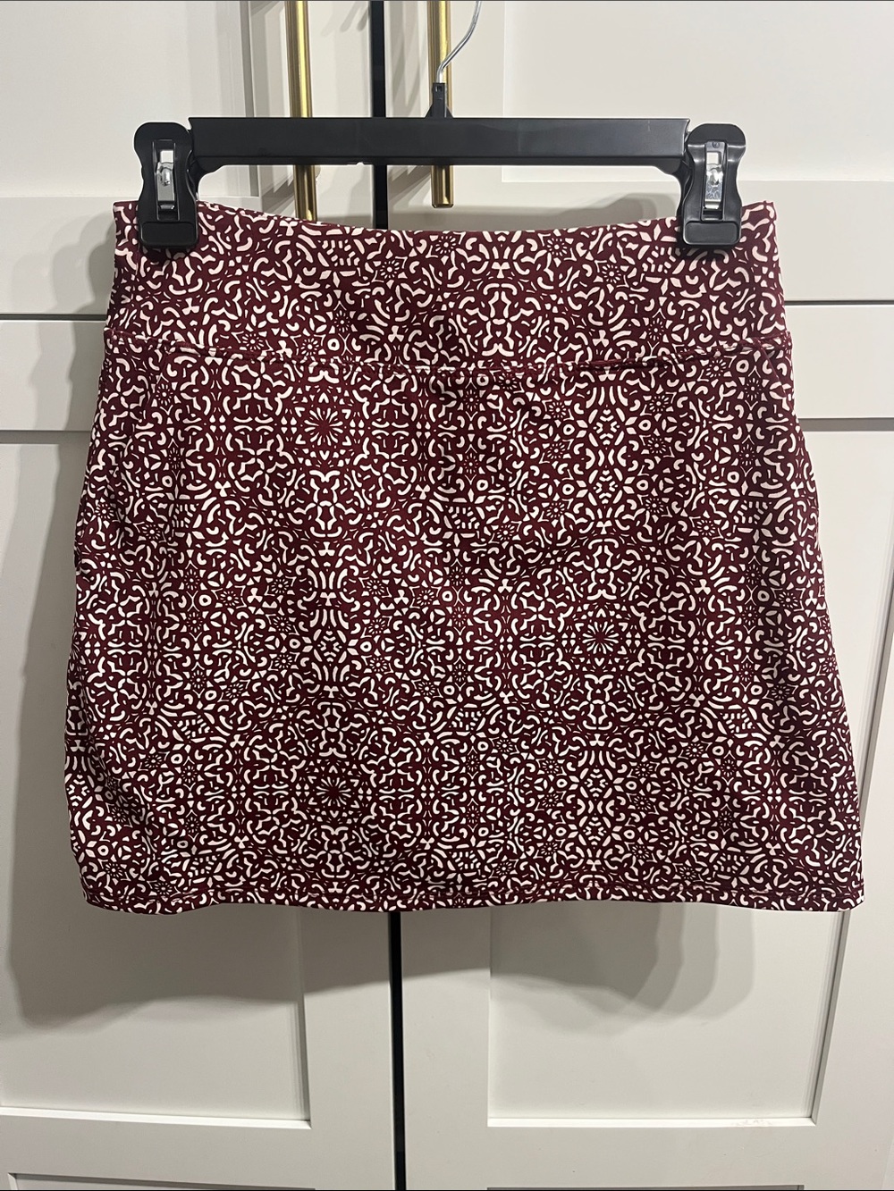 Tommy Bahama Burgundy and White Patterned Everyday Active Skort